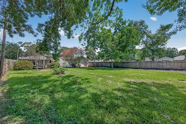 Building Photo - 1007 E Baker Rd