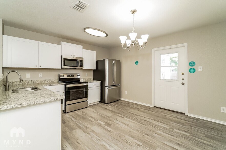 Building Photo - 659 Northlake Dr