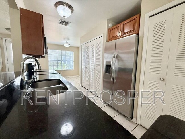 Building Photo - 6010 Scotchwood Glen