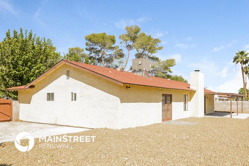 Building Photo - 4570 Paseo El Rio Dr