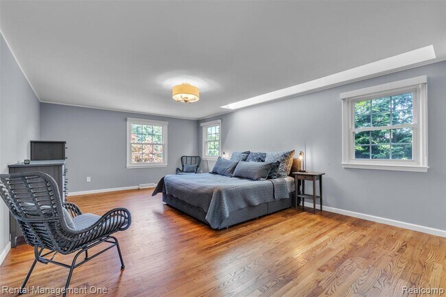 Building Photo - 3015 High Pointe Ct