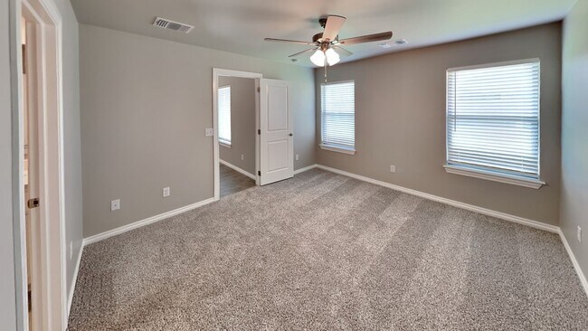 Building Photo - Spectacular 3 Bedroom 2.5 Bathroom Home in...
