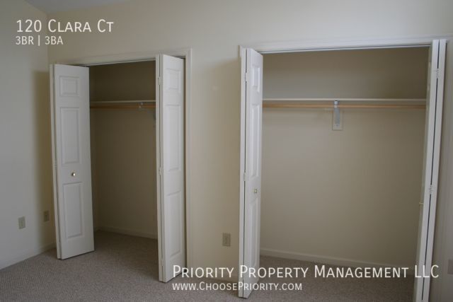 Building Photo - 120 Clara Ct