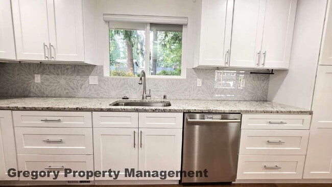 Building Photo - 117 154th Pl NE