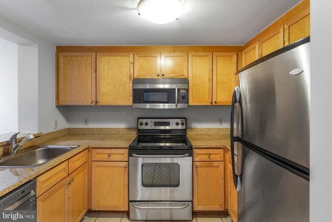 Building Photo - 1150 K St NW