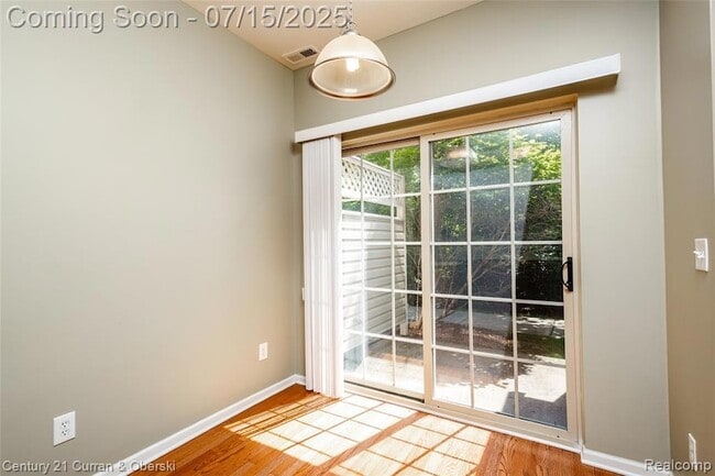 Building Photo - 39660 Rockcrest Ln