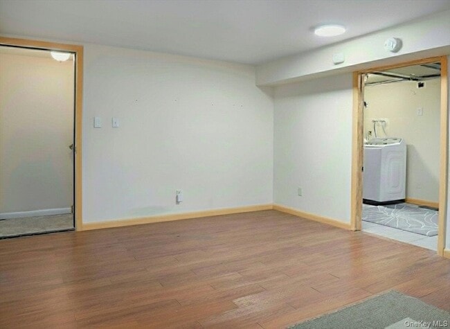 Building Photo - 430 Somerset Dr