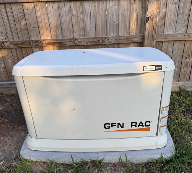 Building Photo - 702 Marion St