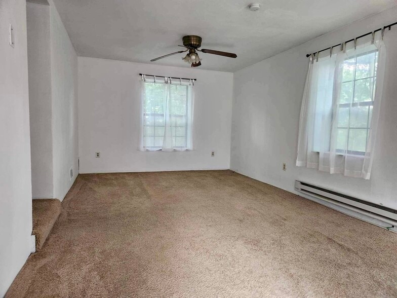 Living Room - 2612 Louisiana Ave