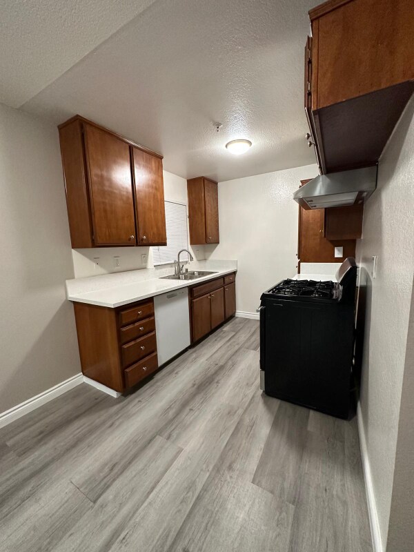 Building Photo - 16645 Valencia Ave