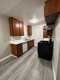 Building Photo - 16645 Valencia Ave