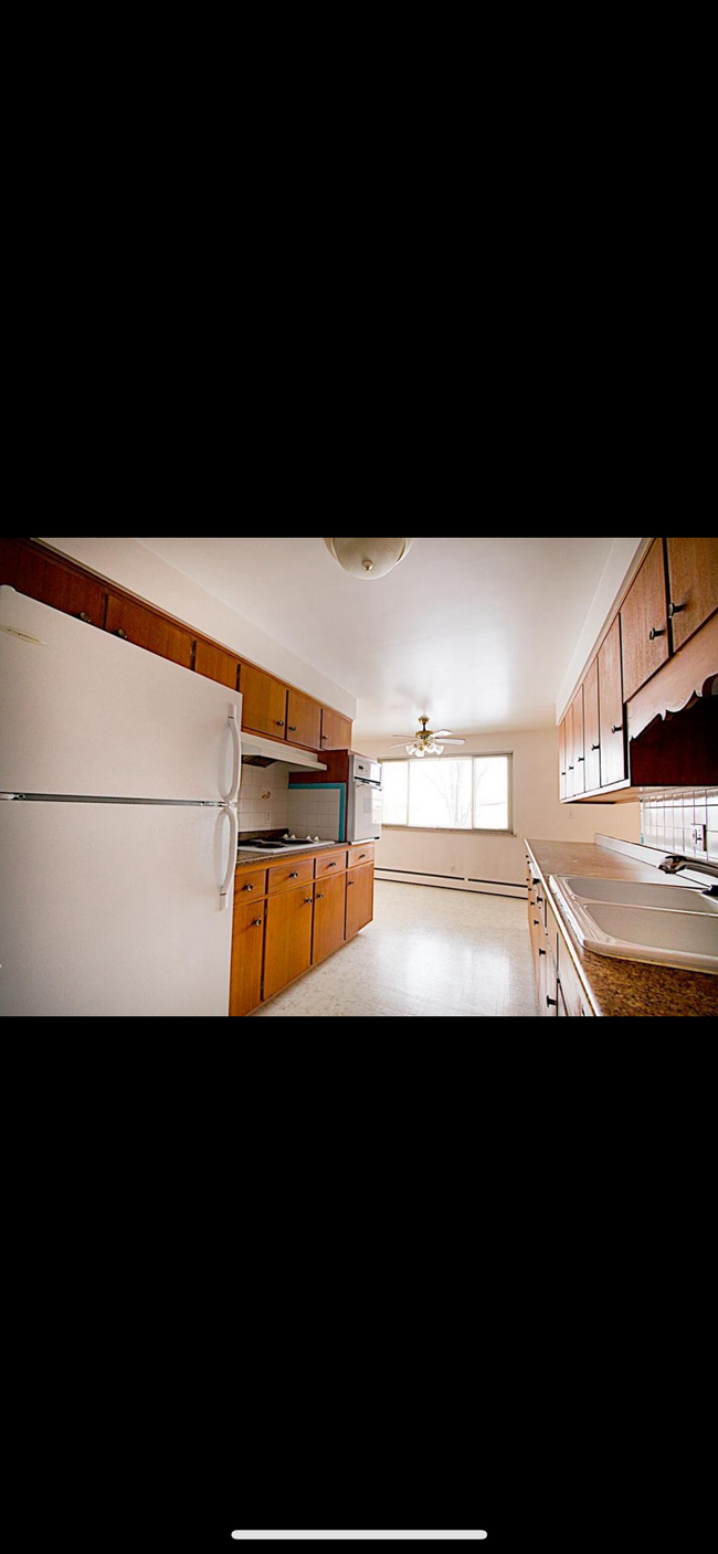 Kitchen - 3261 Yarrow St