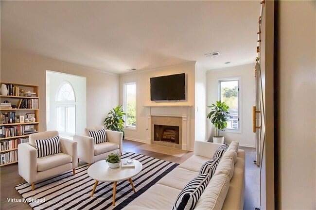 Building Photo - 45 St Claire Ln NE