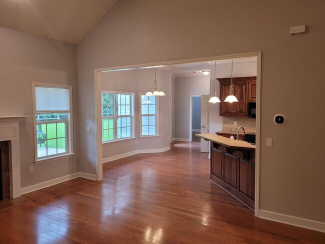 Building Photo - Spacious 4-Bedroom Home with Modern Amenities on Expansive Lot in Valdosta, GA