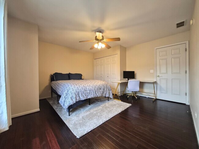 Building Photo - 2337 Hudson Cir