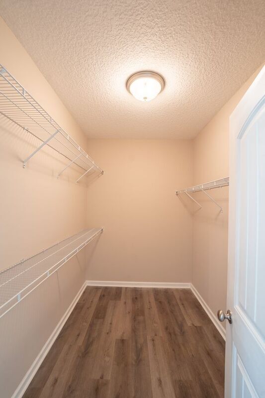 Building Photo - 10 Arbors Cir