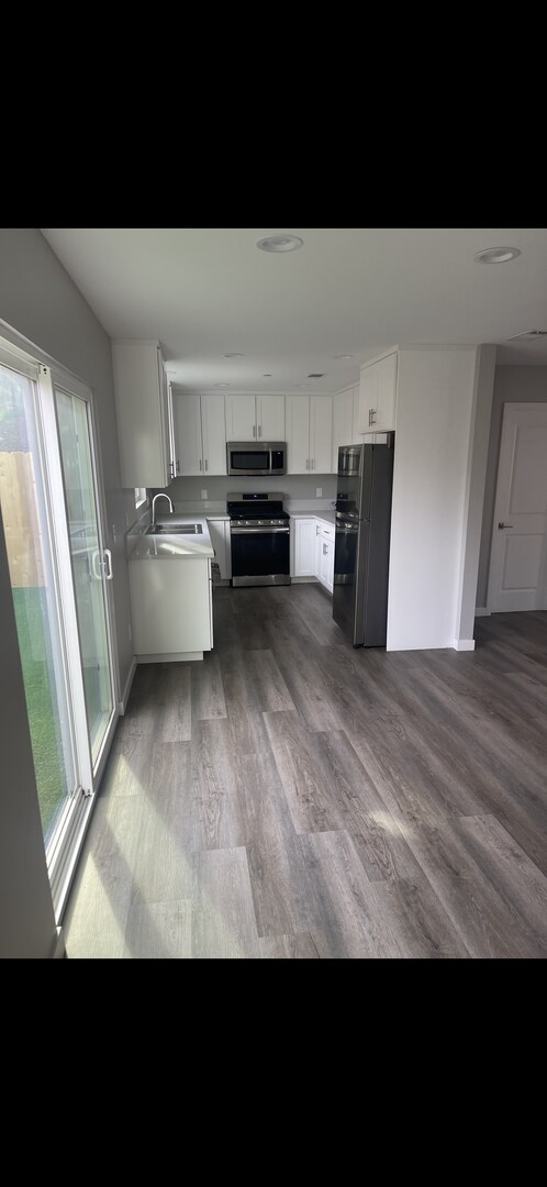 Building Photo - 3 bedrooms townhome in National City