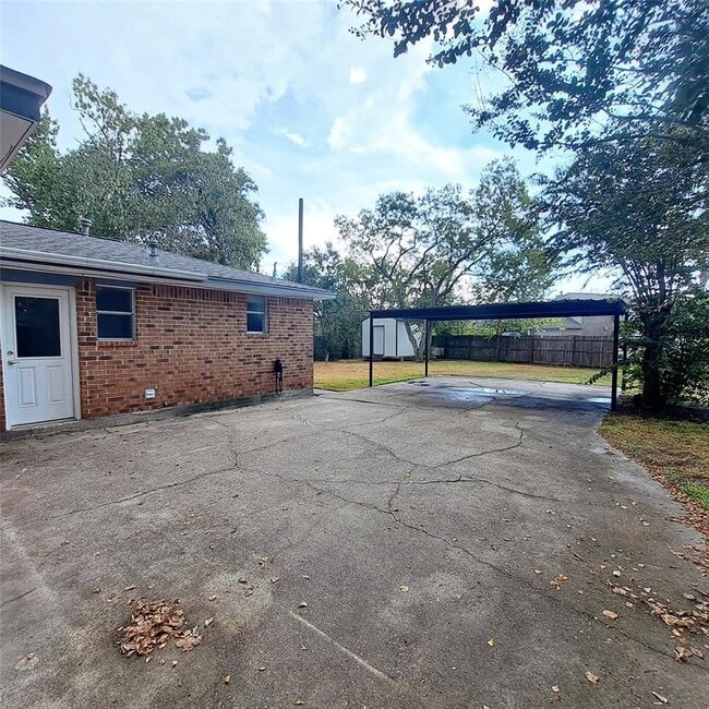 Building Photo - 4821 Geraldine St