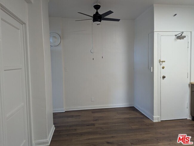Building Photo - 634 S Gramercy Pl