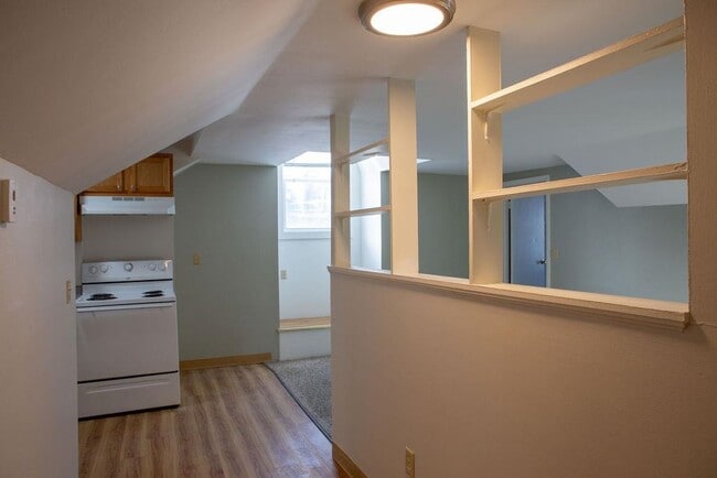 Building Photo - 180 N Main St