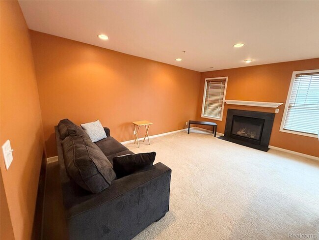 Building Photo - 207 Amys Walk