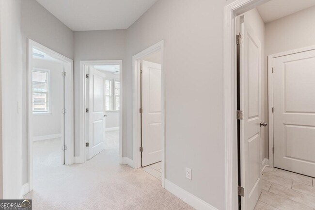 Building Photo - 5051 Pinckney Ln