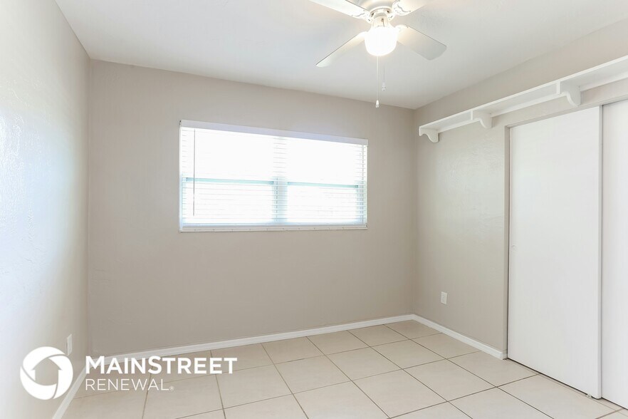 Building Photo - 3828 Neptune Dr SE