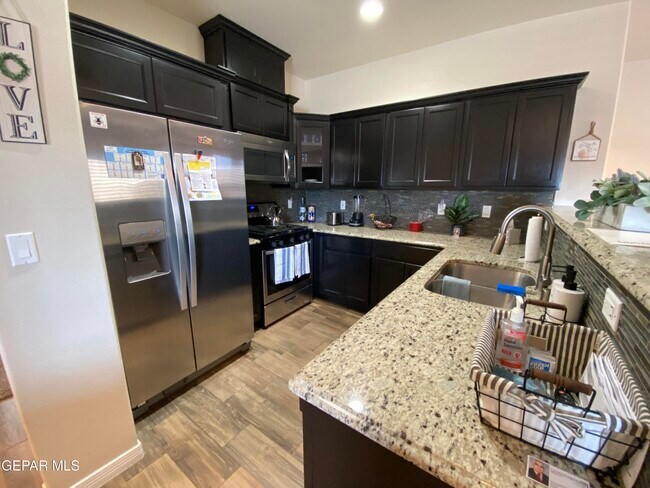 Building Photo - 7013 Long Meadow Dr