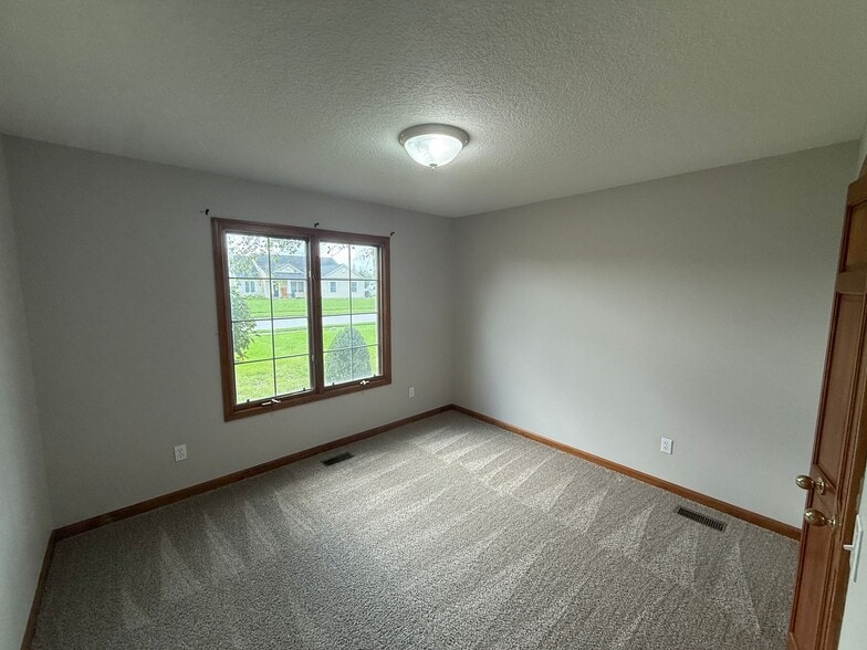 Building Photo - 2726 Bearberry Ct