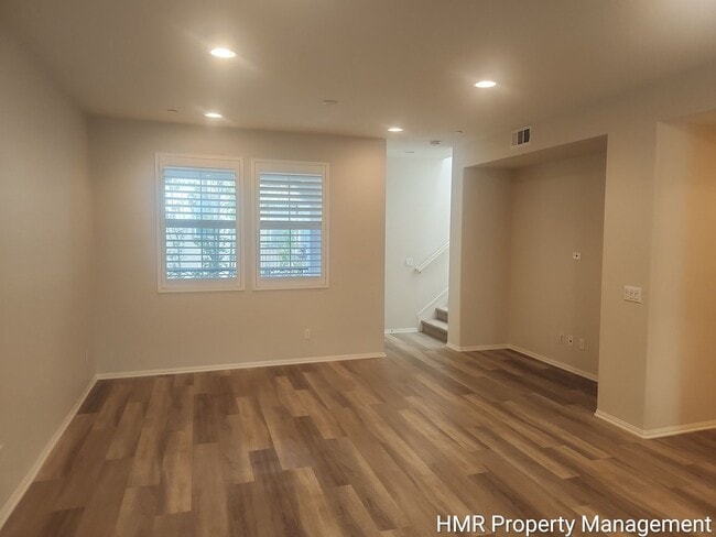 Building Photo - Modern 3-Story Townhouse