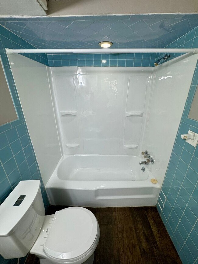 Building Photo - 542 5th Ave