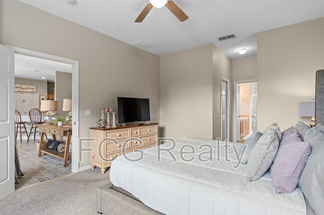 Building Photo - 825 Wildflower Rd