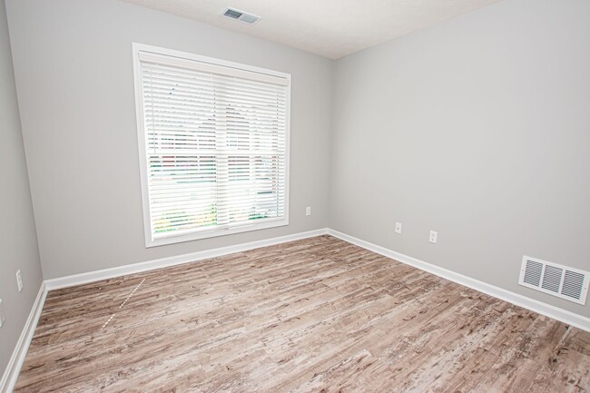 Building Photo - 412 Eagle Pointe Dr