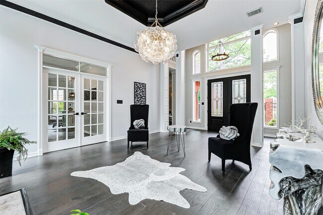 Building Photo - 5807 Mountain View Dr