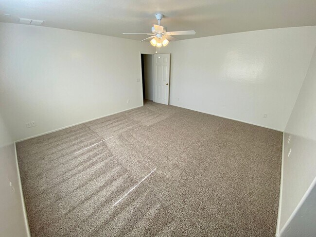 Building Photo - 3 Bed, 2 Bath in Rancho El Mirage