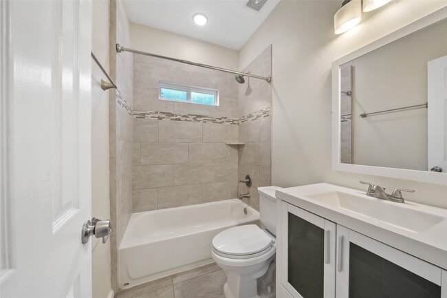 Building Photo - 16918 Glenheath St