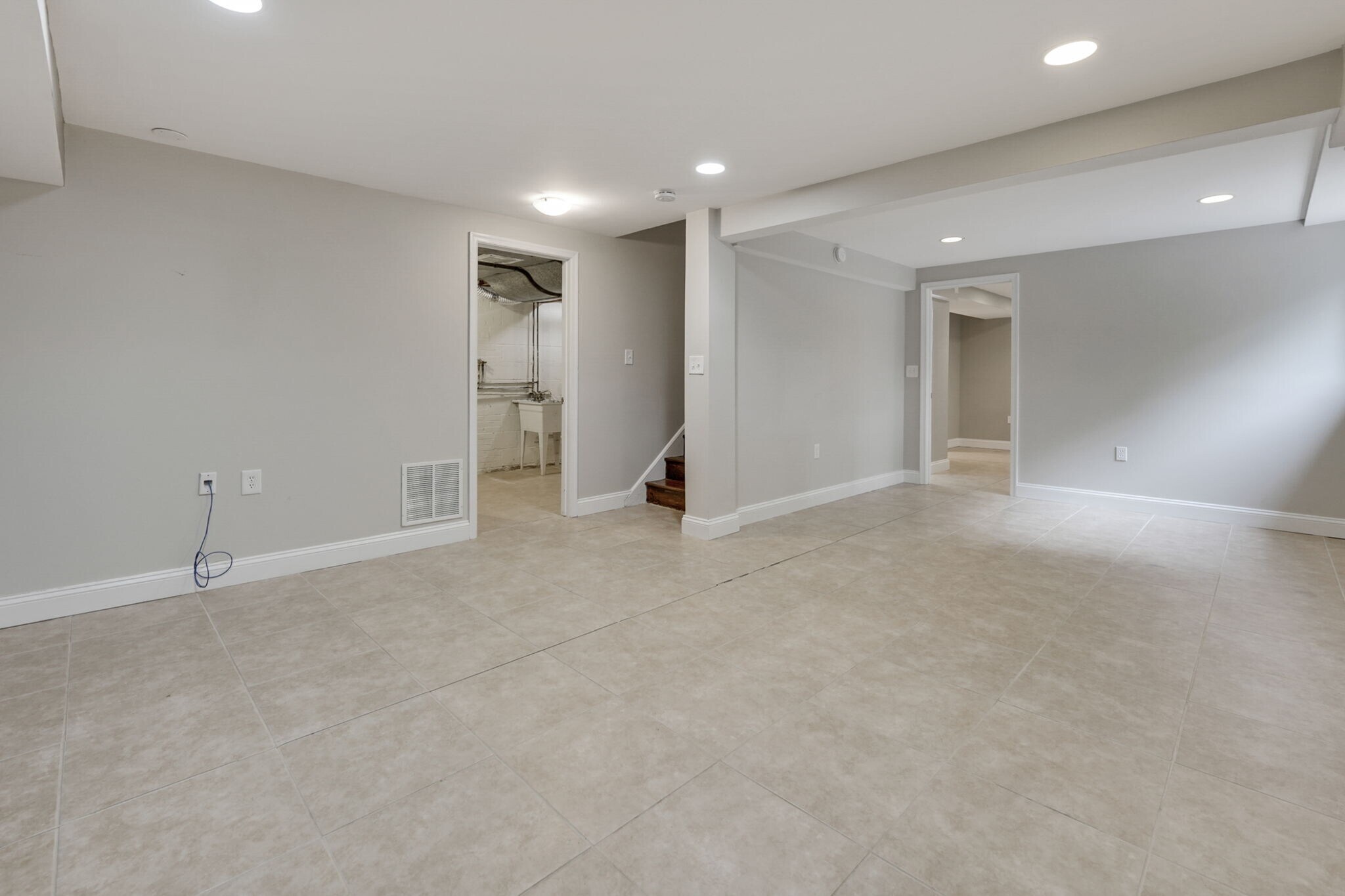 Building Photo - 6811 Lemon Rd
