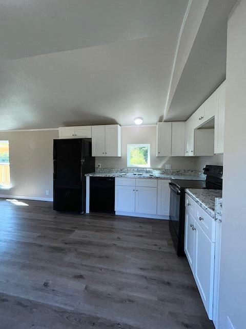 Building Photo - 6135 Robin Rd