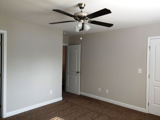 Building Photo - Newer townhouse in Granite Quarry location!!