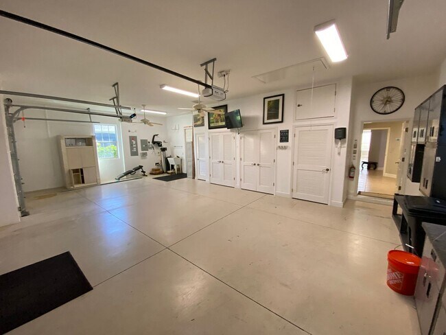 Building Photo - Spectacular and Luxurious Turnkey ANNUAL Lease in The Village of Bridgeport