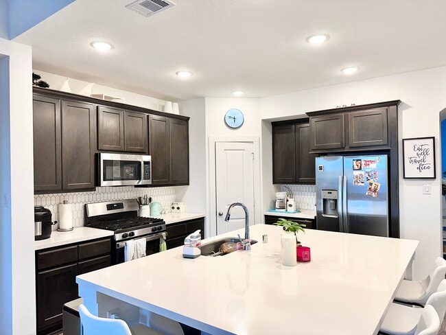 Building Photo - 13110 Blue Flora Dr