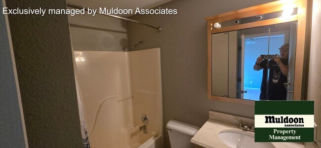 Building Photo - 220 S Caddoa Dr