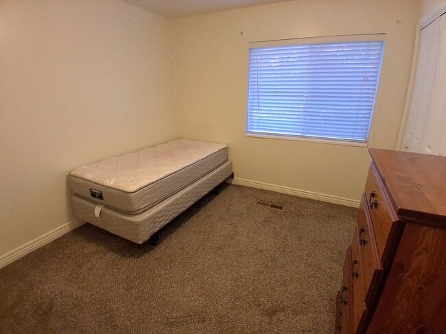 Building Photo - 1533 Riverside Ave