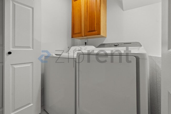 Building Photo - 10733 126th Pl NE