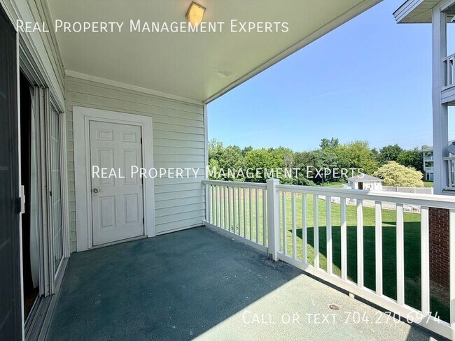 Building Photo - 8969 Meadow Vista Rd