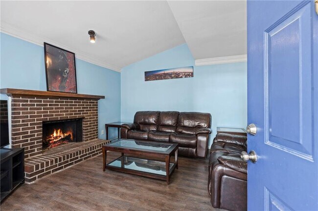 Building Photo - 547 Picketts Bend Cir