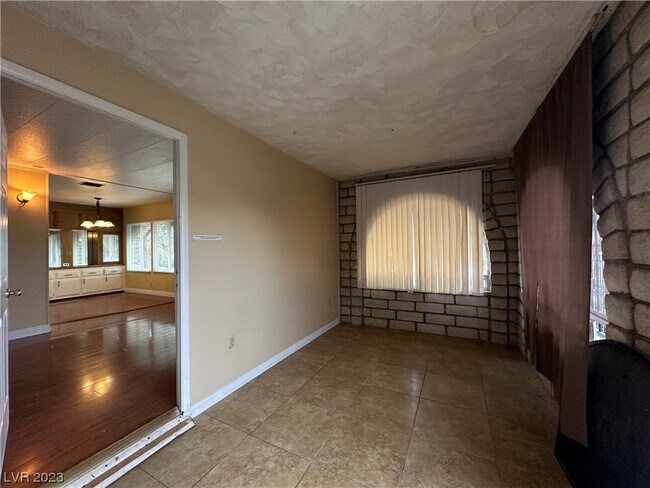 Building Photo - 4646 Fiesta Way