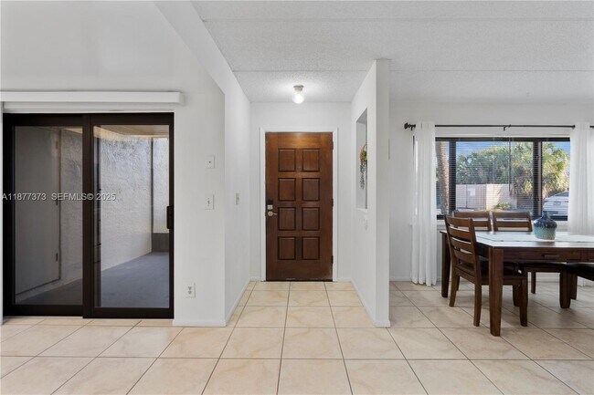 Building Photo - 1145 N Shannon Ave