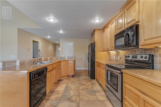 Building Photo - 811 S Riviera Dr
