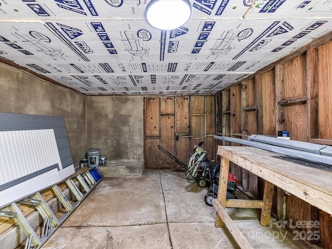 Building Photo - 1117 Hidden Brook Ln